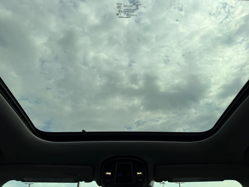 Jeep Grand Cherokee L Vehicle Image 13