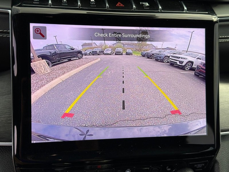 Jeep Grand Cherokee L Vehicle Image 21