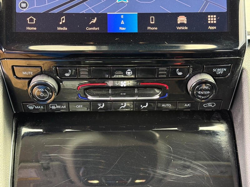 Jeep Grand Cherokee L Vehicle Image 22