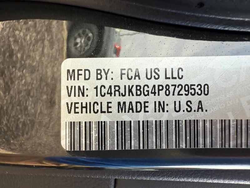 Jeep Grand Cherokee L Vehicle Image 30