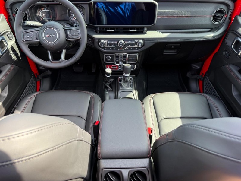 Jeep Wrangler Vehicle Image 06