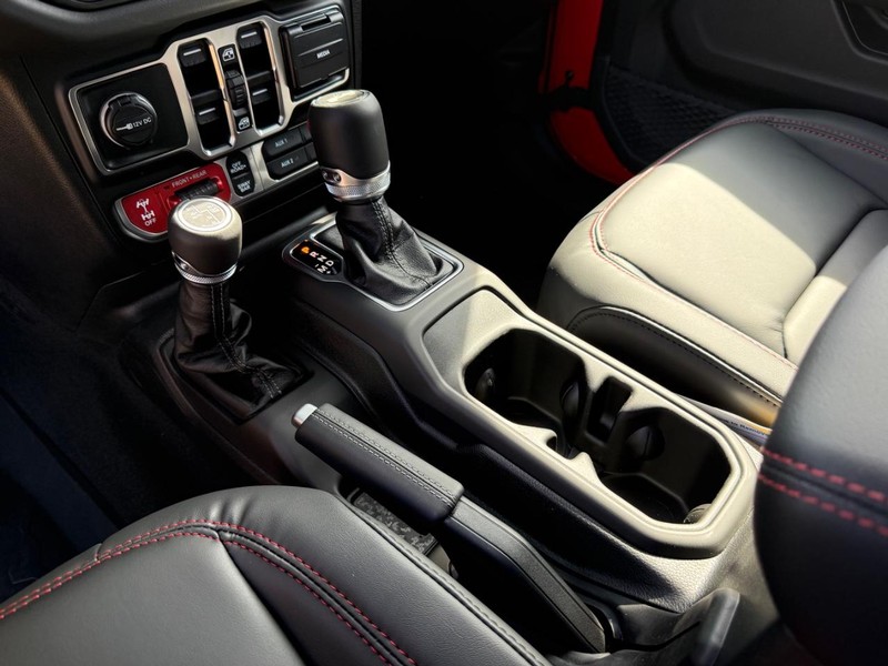 Jeep Wrangler Vehicle Image 15