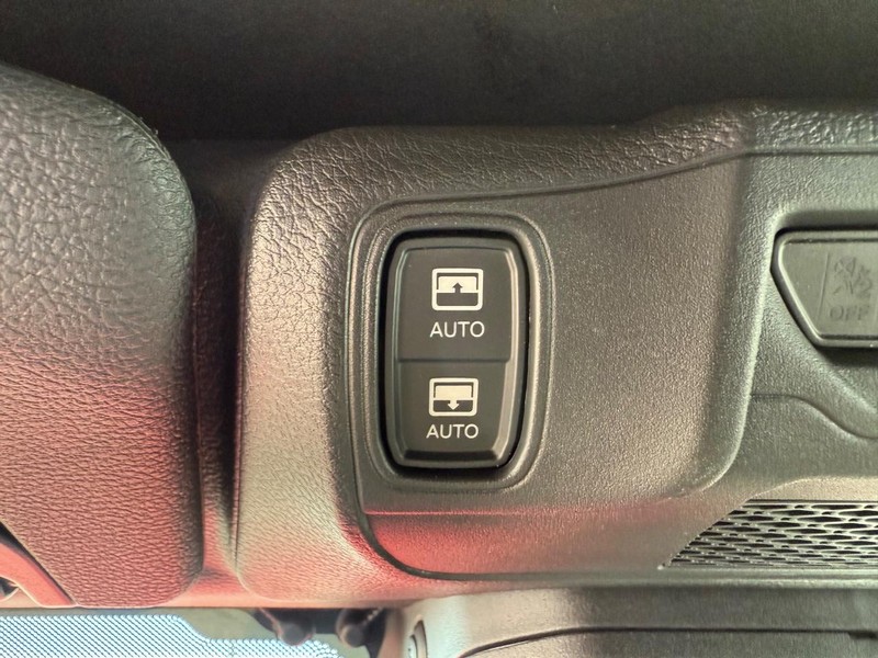 Jeep Wrangler Vehicle Image 17