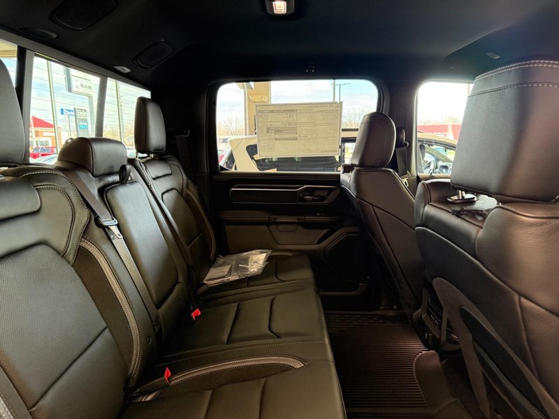 Ram 1500 Vehicle Image 04