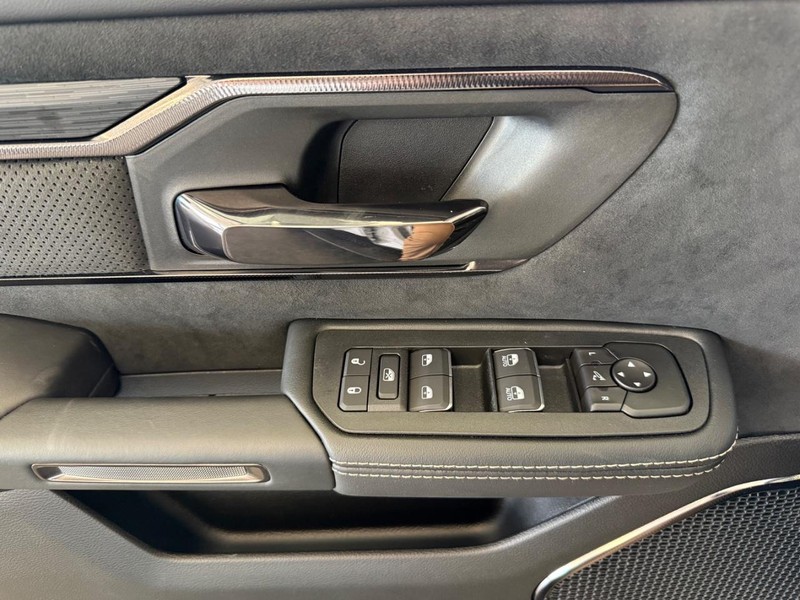 Ram 1500 Vehicle Image 16