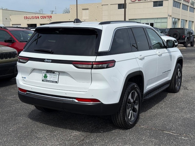 Jeep Grand Cherokee 4xe Vehicle Image 03