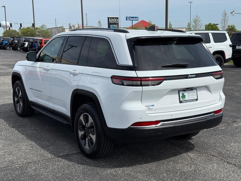 Jeep Grand Cherokee 4xe Vehicle Image 05