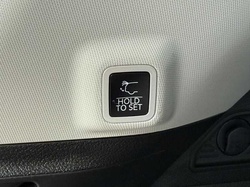 Jeep Grand Cherokee 4xe Vehicle Image 08