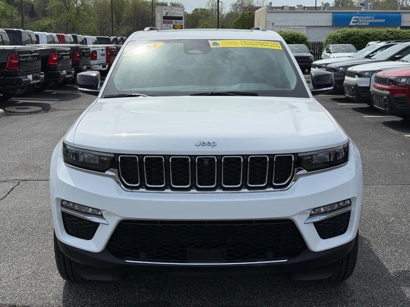 Jeep Grand Cherokee 4xe Vehicle Image 10