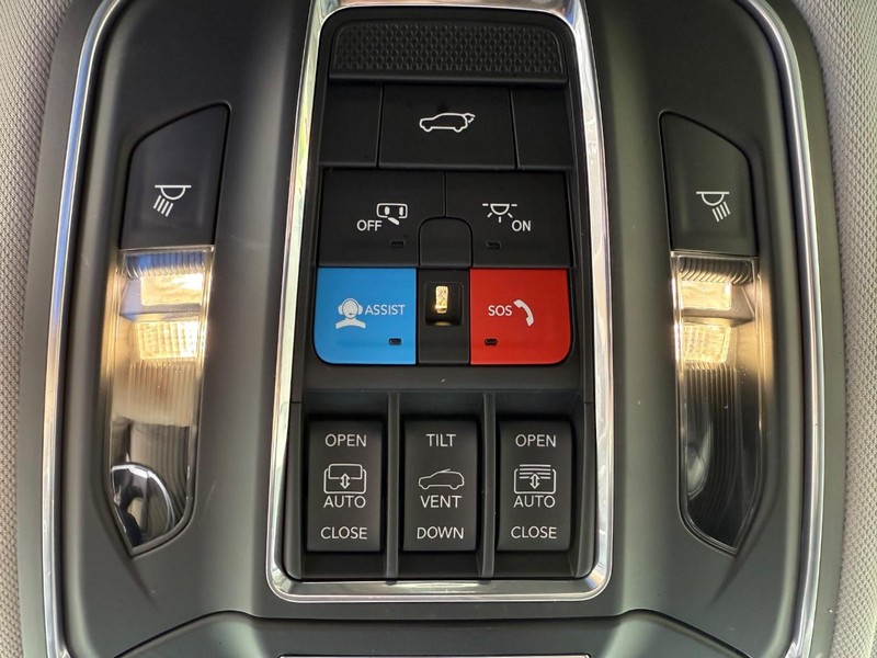 Jeep Grand Cherokee 4xe Vehicle Image 24