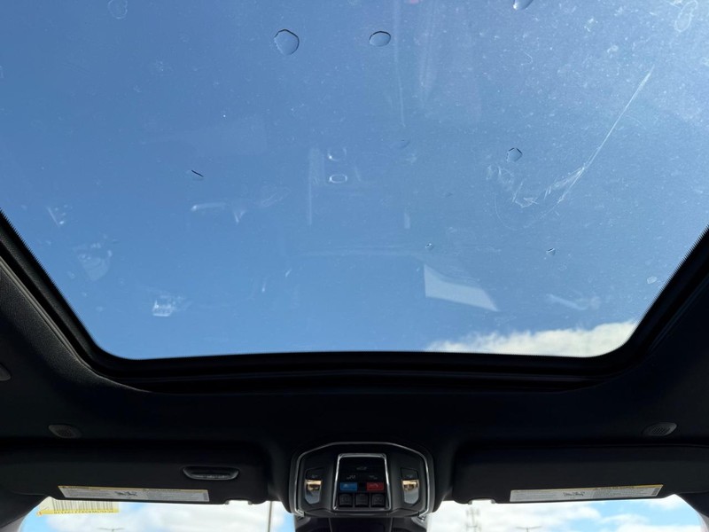 Jeep Cherokee Vehicle Image 05