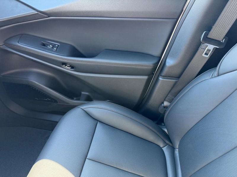 Jeep Cherokee Vehicle Image 14