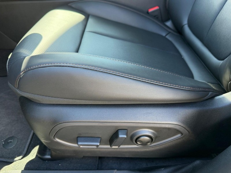 Jeep Cherokee Vehicle Image 19