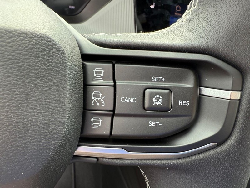 Jeep Cherokee Vehicle Image 08