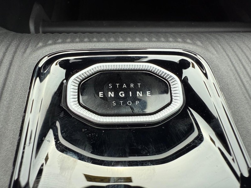 Jeep Cherokee Vehicle Image 09