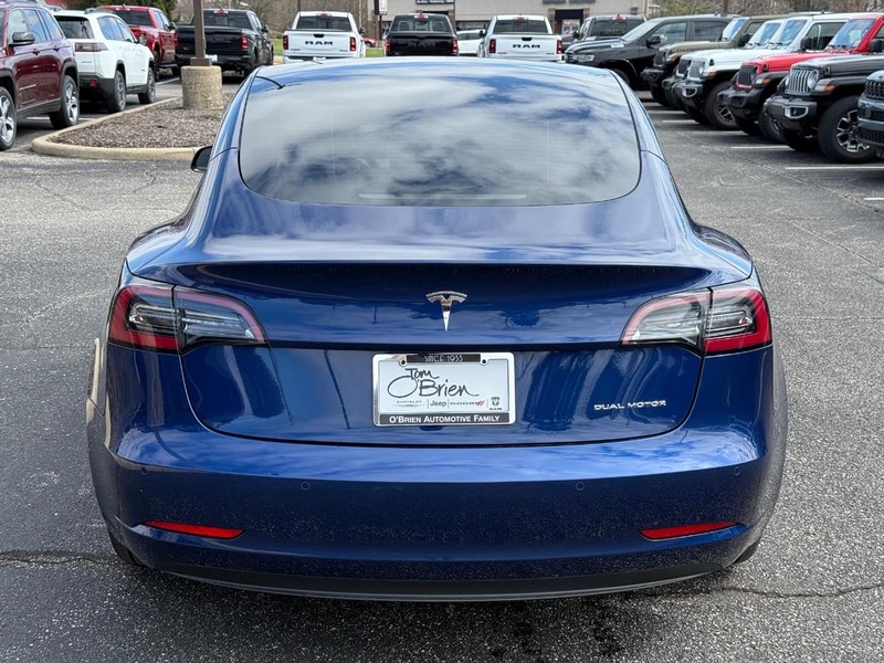 Tesla Model 3 Vehicle Image 04