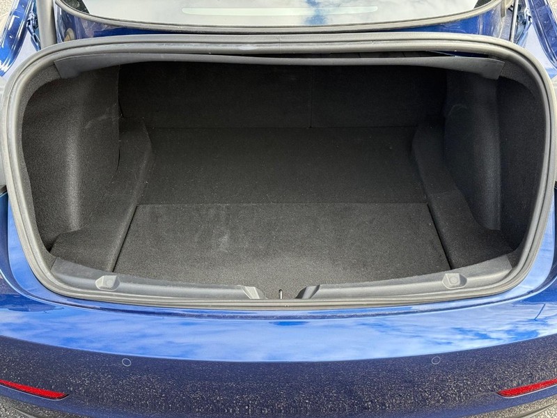 Tesla Model 3 Vehicle Image 07