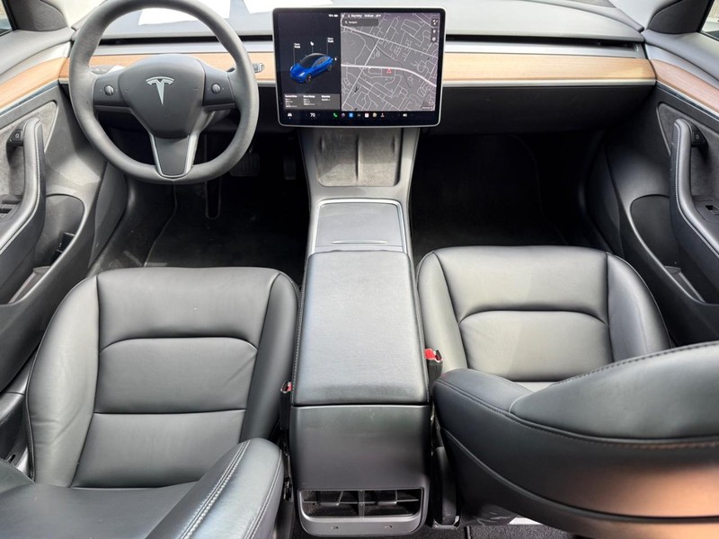 Tesla Model 3 Vehicle Image 12