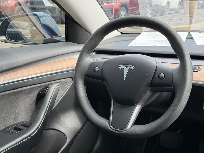 Tesla Model 3 Vehicle Image 13