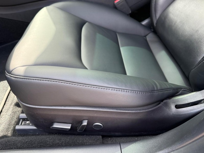 Tesla Model 3 Vehicle Image 22