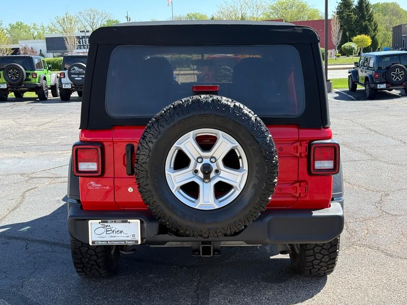 Jeep Wrangler Unlimited Vehicle Image 04