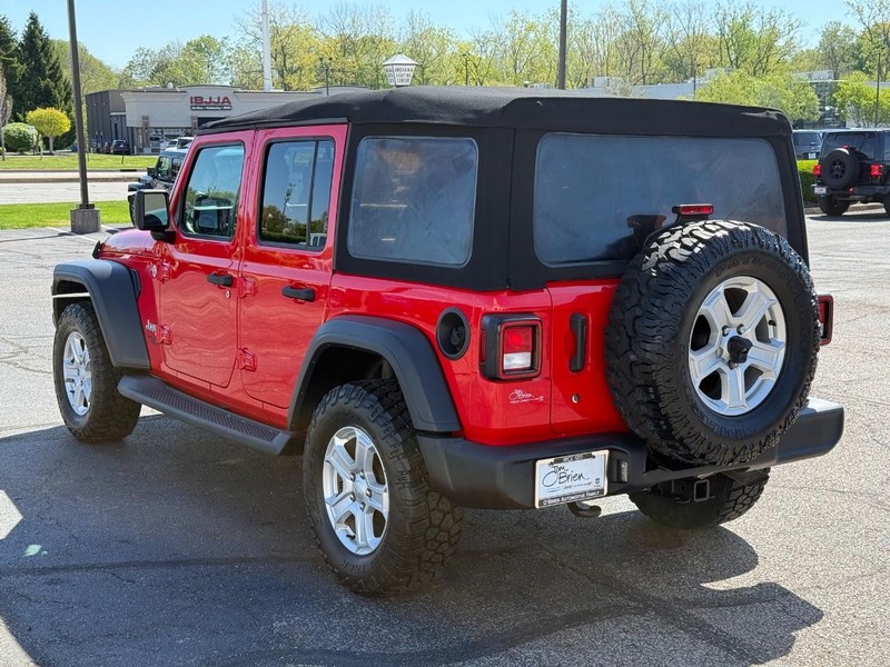 Jeep Wrangler Unlimited Vehicle Image 05