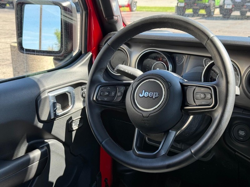 Jeep Wrangler Unlimited Vehicle Image 12