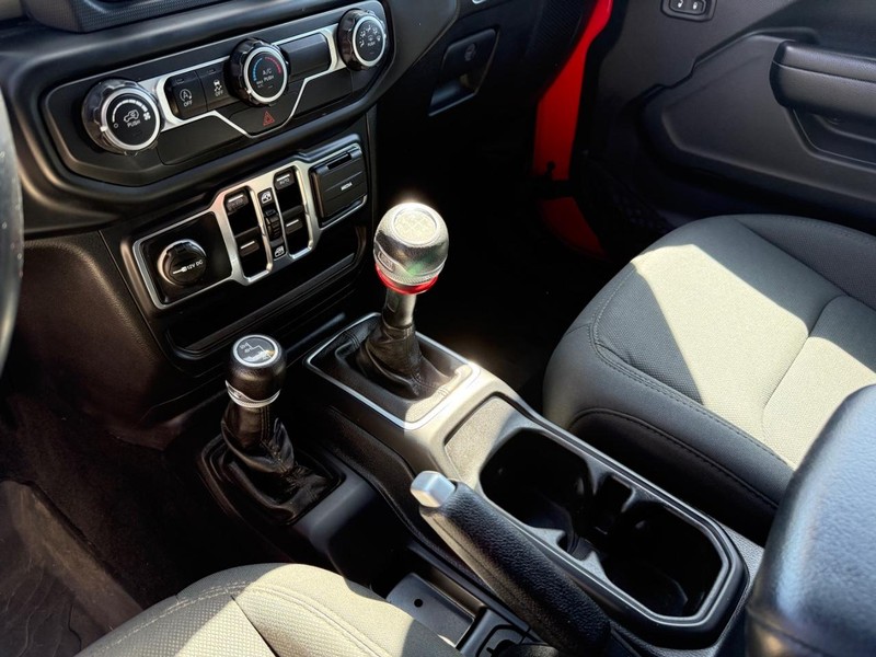 Jeep Wrangler Unlimited Vehicle Image 19