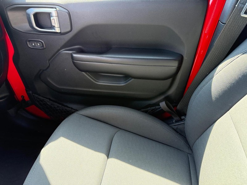 Jeep Wrangler Unlimited Vehicle Image 20