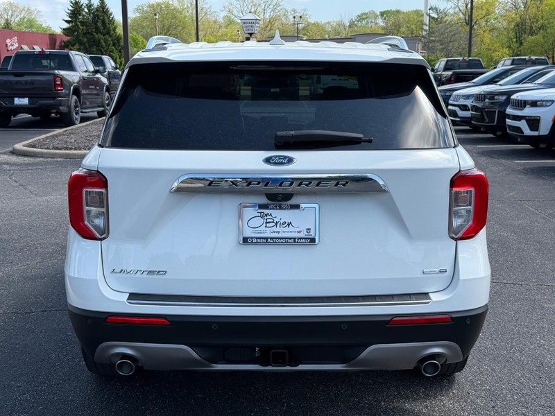Ford Explorer Vehicle Image 04