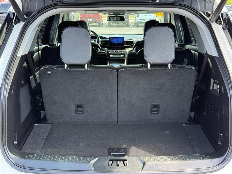 Ford Explorer Vehicle Image 07