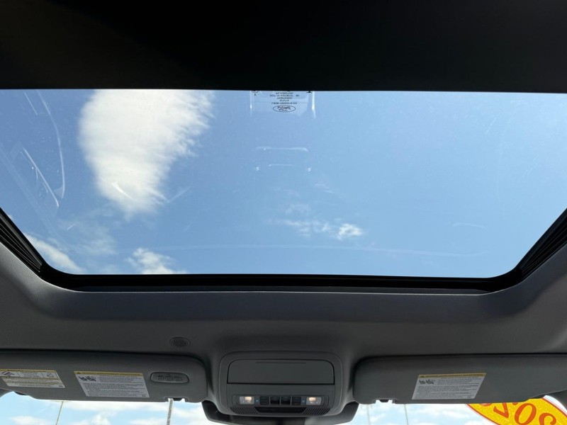Ford Explorer Vehicle Image 13
