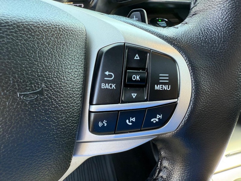 Ford Explorer Vehicle Image 17