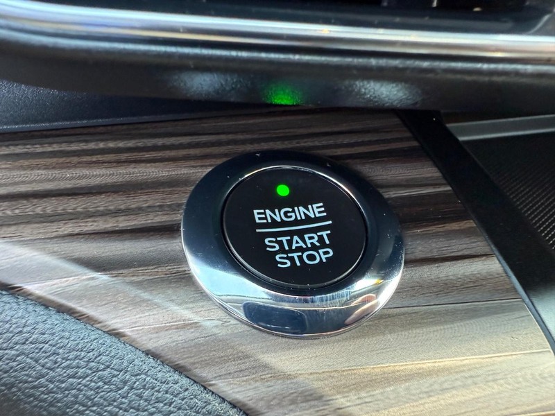 Ford Explorer Vehicle Image 18