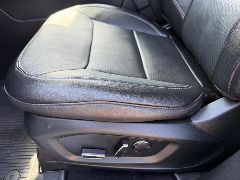 Ford Explorer Vehicle Image 29