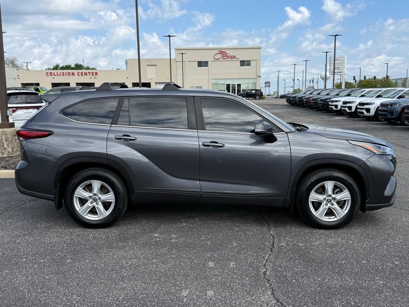 Toyota Highlander Vehicle Image 02