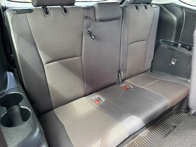 Toyota Highlander Vehicle Image 11