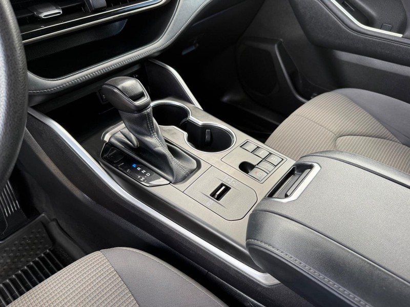 Toyota Highlander Vehicle Image 19
