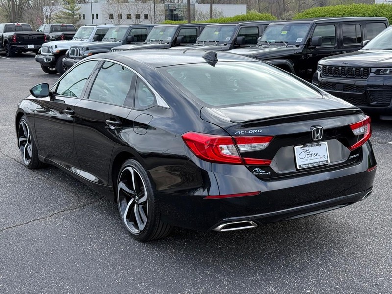 Honda Accord Sedan Vehicle Full-screen Gallery Image 05