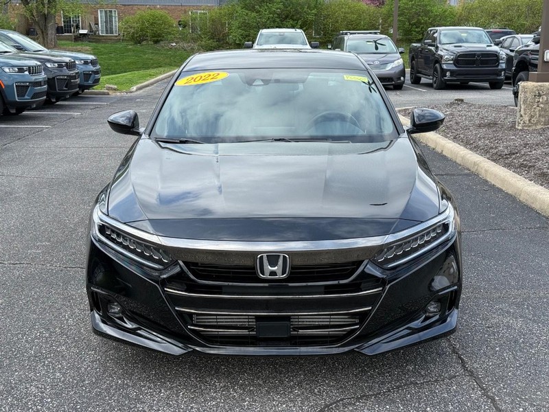 Honda Accord Sedan Vehicle Full-screen Gallery Image 08