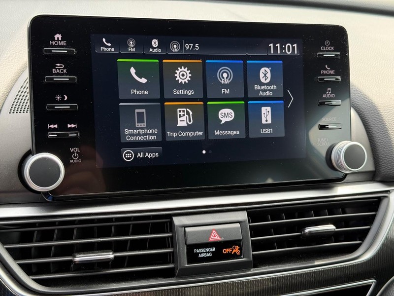 Honda Accord Sedan Vehicle Full-screen Gallery Image 15