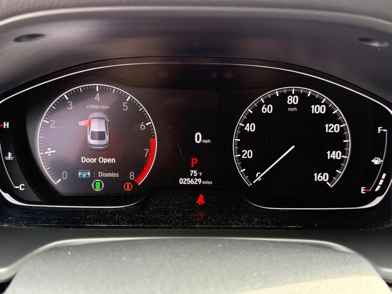 Honda Accord Sedan Vehicle Full-screen Gallery Image 20