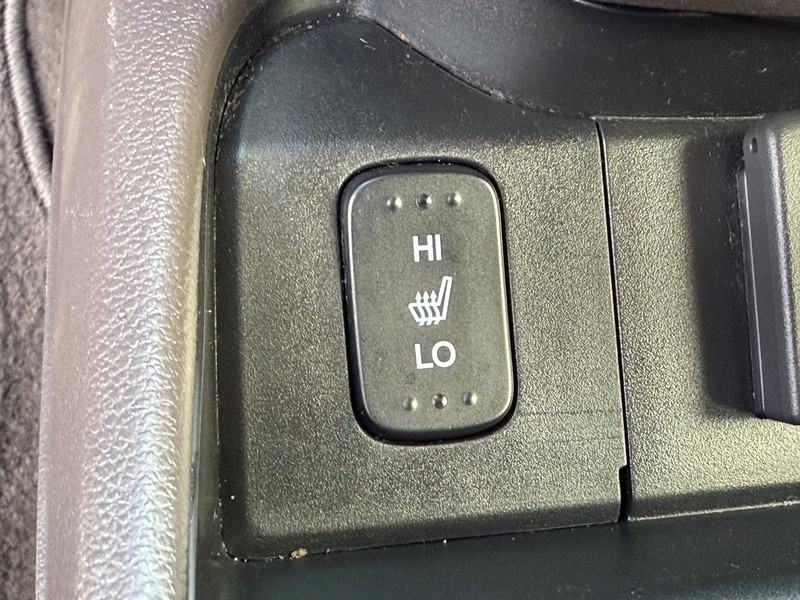 Honda CR-V Vehicle Full-screen Gallery Image 16