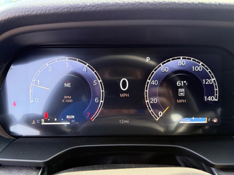 Jeep Grand Cherokee L Vehicle Image 17