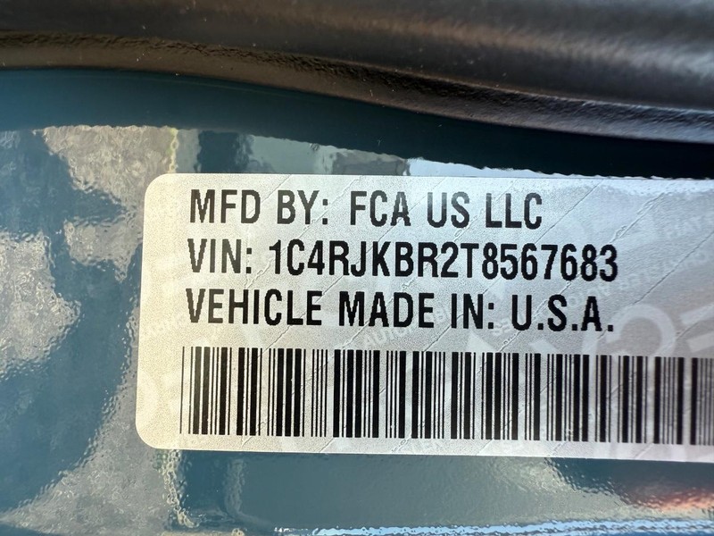 Jeep Grand Cherokee L Vehicle Image 21