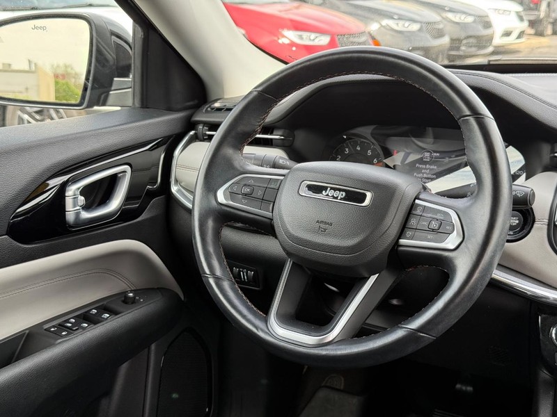 Jeep Compass Vehicle Image 12