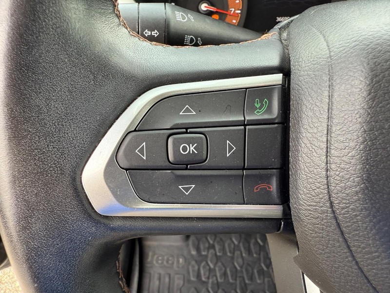 Jeep Compass Vehicle Image 13