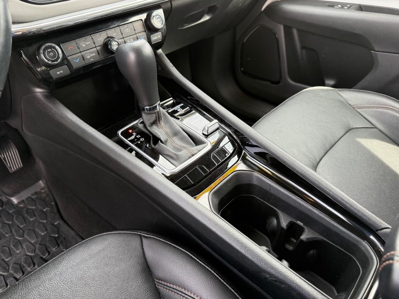 Jeep Compass Vehicle Image 19