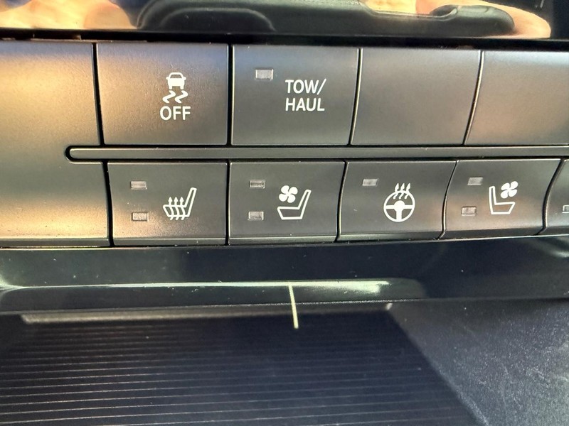 Ram 1500 Vehicle Image 16