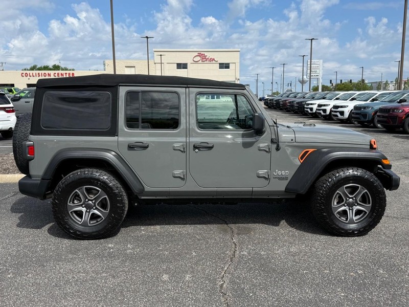 Jeep Wrangler Vehicle Image 02